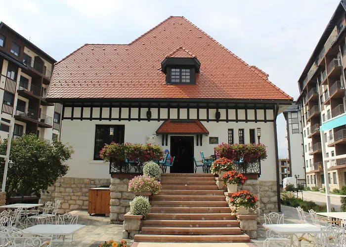 Adoro Titova Vila